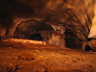 Cavern dictionary definition | cavern defined